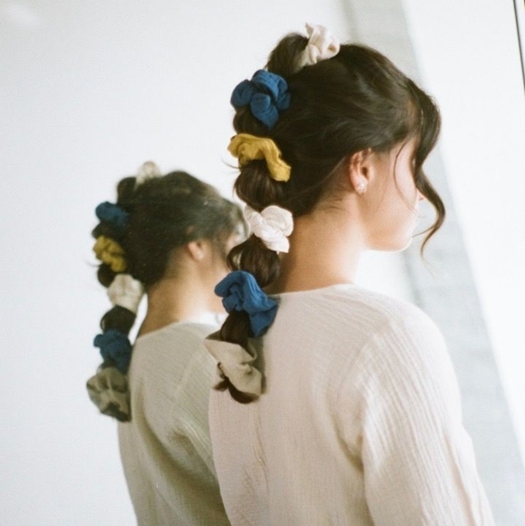 ✌️Scrunchie Mystery Bundle of 3-6✌️ - Picture 6 of 8